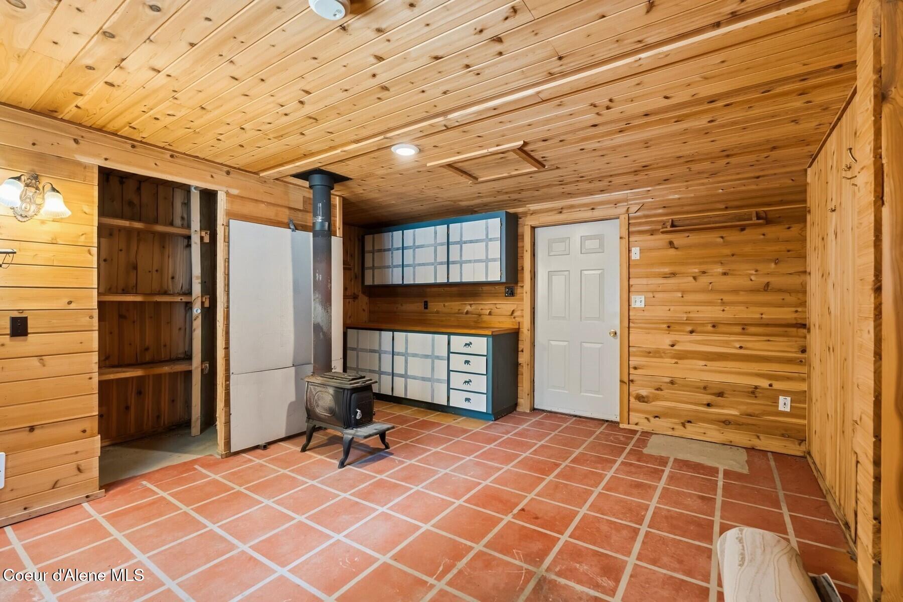 354 Fall Creek Road Naples, ID 83847 - Photo 21 of 37 Additional outbuilding