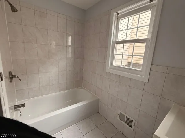 $2,800 | 139 Inslee Place, Unit 1, Elizabeth Port, NJ 07206