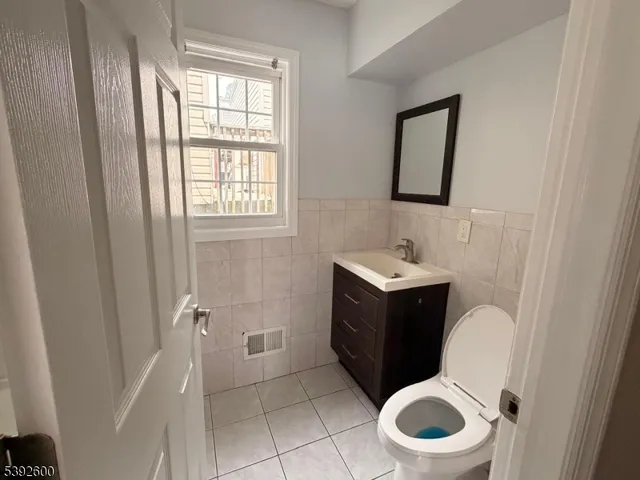 $2,800 | 139 Inslee Place, Unit 1, Elizabeth Port, NJ 07206