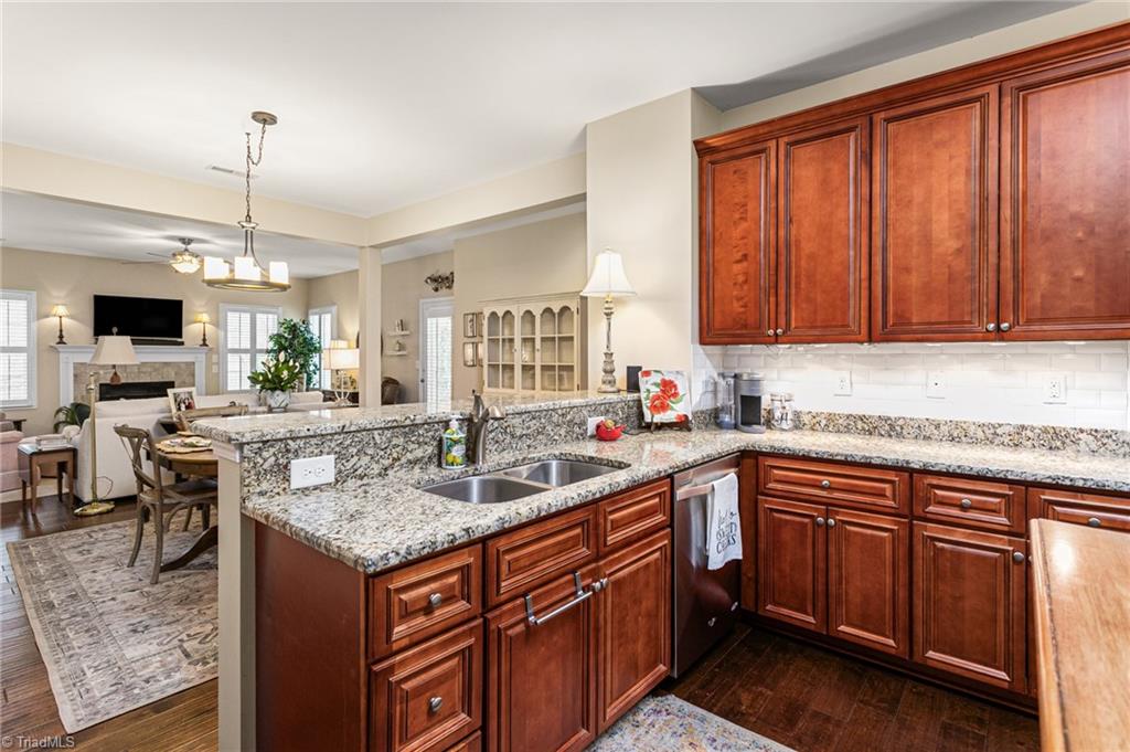 2141 Longshadow Drive Graham, NC 27253 - Photo 7 of 41 Kitchen