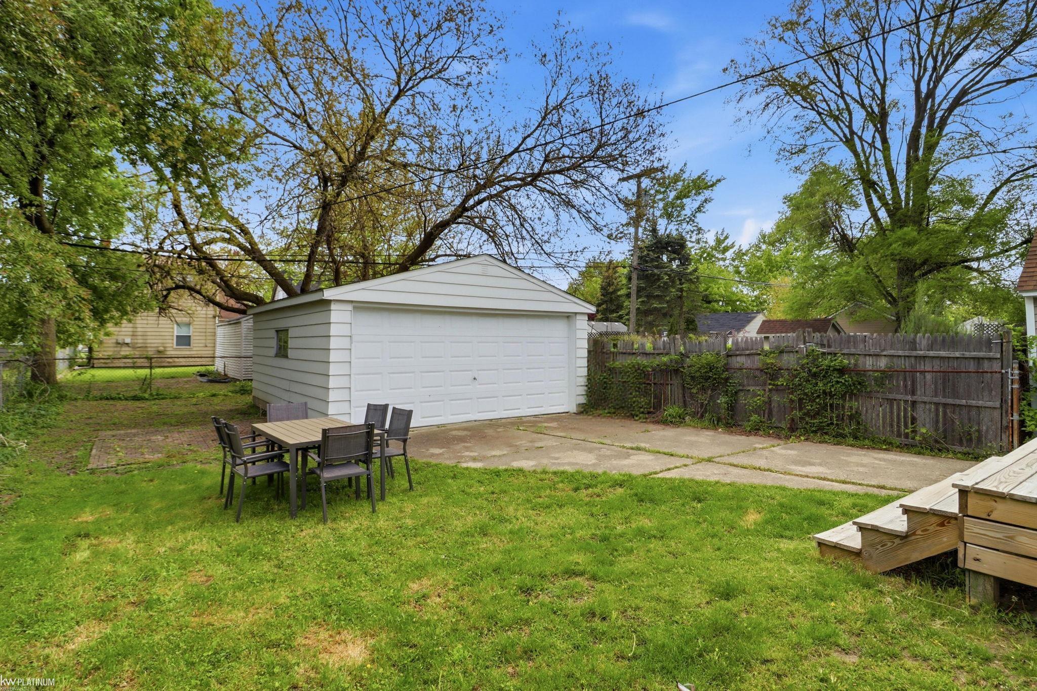 2223 Ridgemont Road Grosse Pointe, MI 48236 - Photo 20 of 23