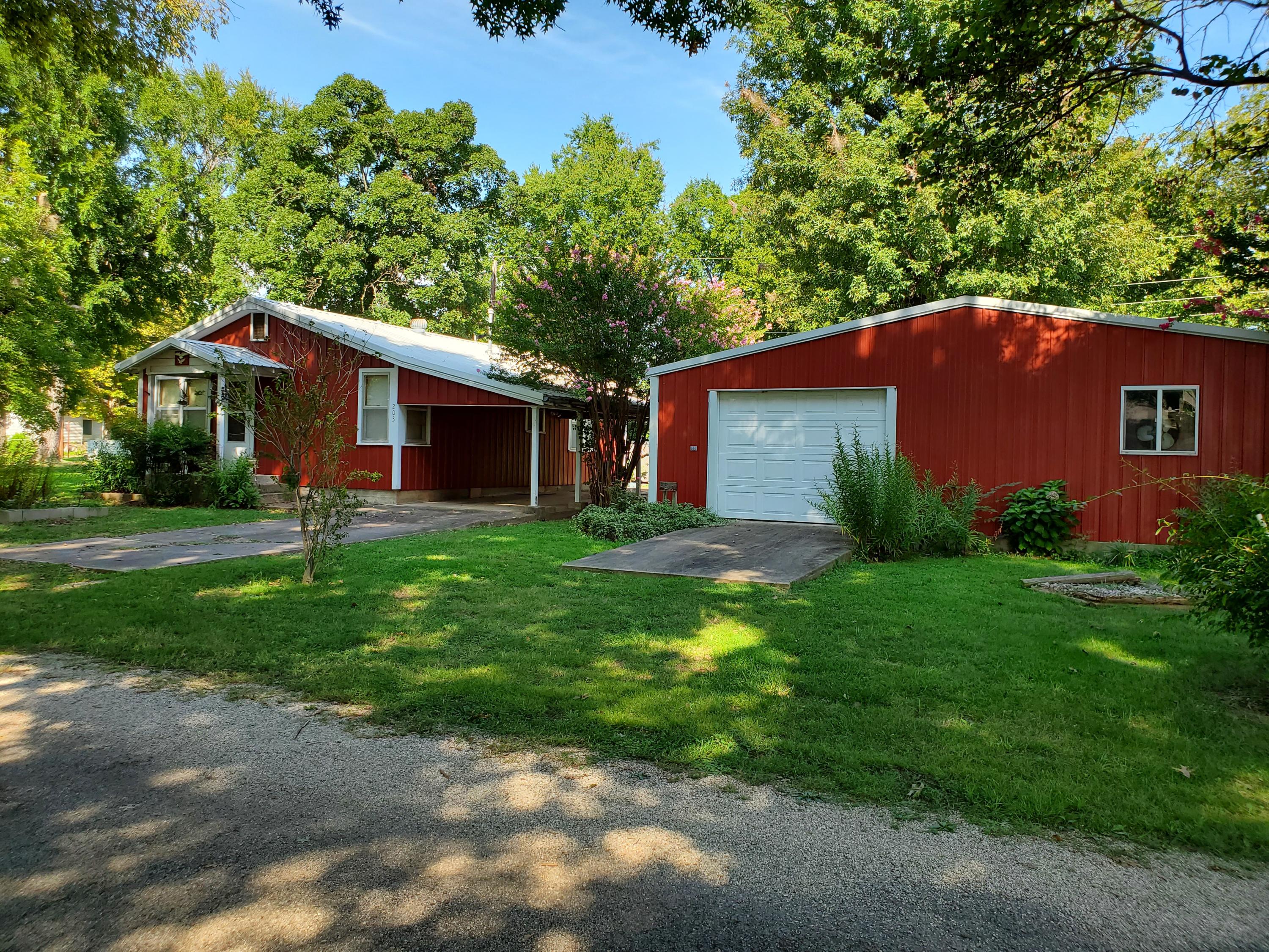 203 Baldwin Avenue Spavinaw, OK 74366 - Photo 3 of 12 Gallery Image 3
