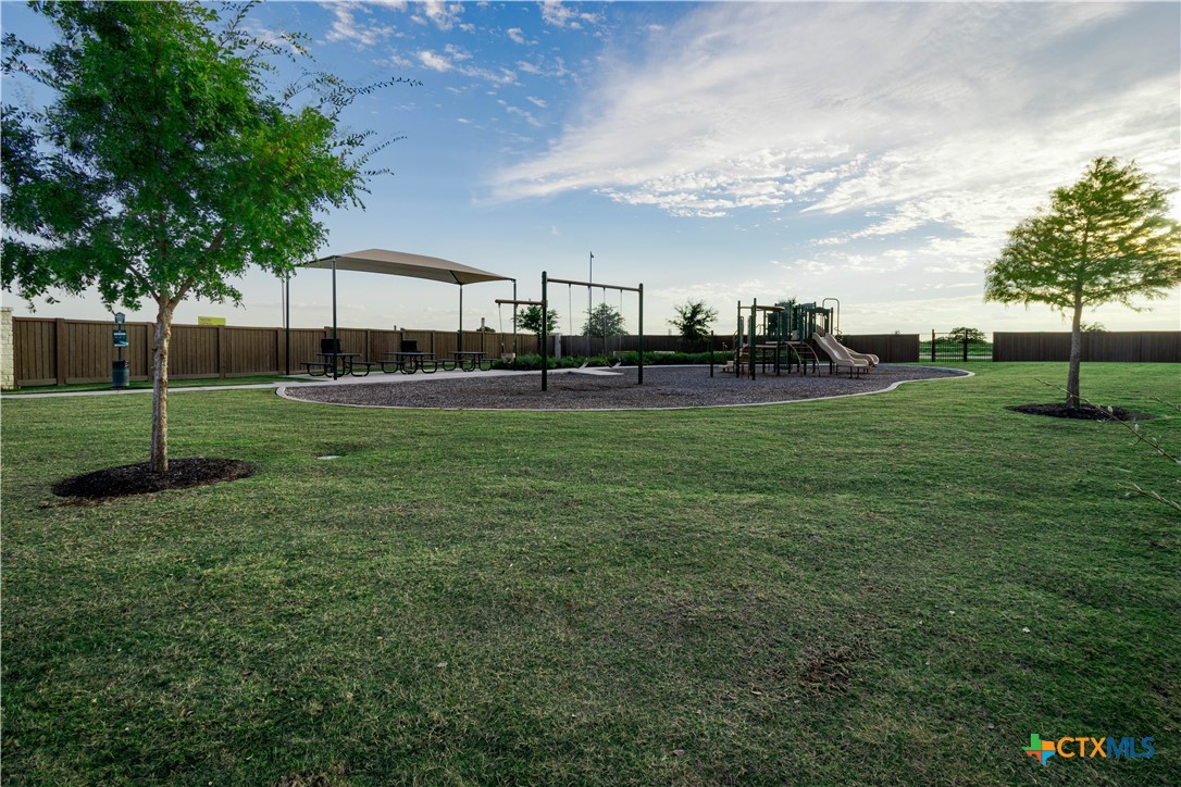 211 Summit Drive Lockhart, TX 78644 - Photo 30 of 33 a view of a back yard