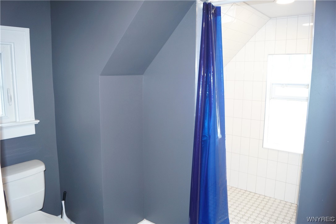 64 Radcliffe Road Buffalo, NY 14214 - Photo 26 of 33 2nd Floor Bath -