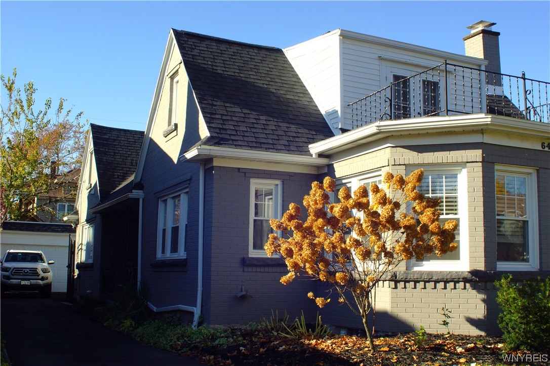 64 Radcliffe Road Buffalo, NY 14214 - Photo 3 of 33 Front Side