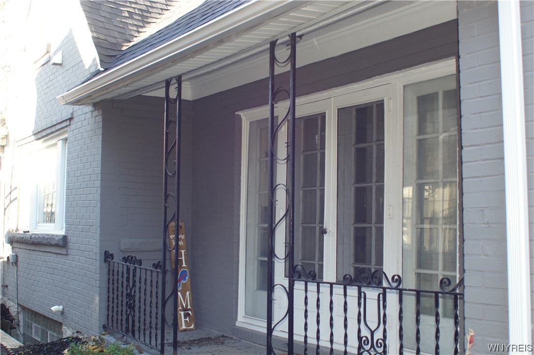 64 Radcliffe Road Buffalo, NY 14214 - Photo 4 of 33 Side Entrance