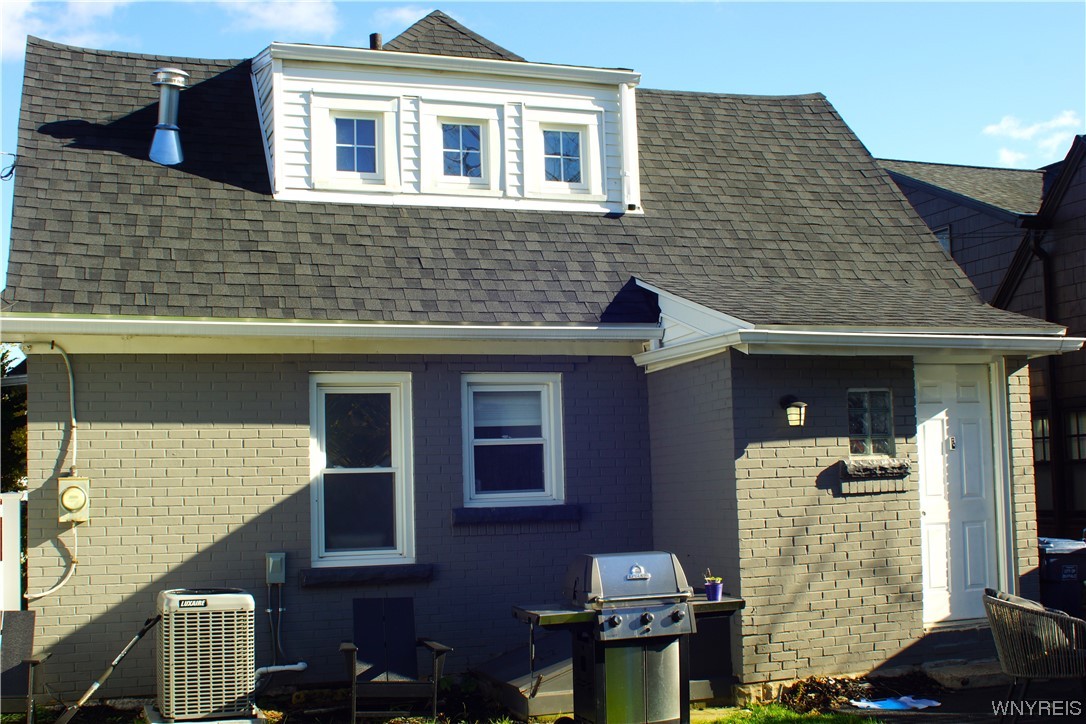 64 Radcliffe Road Buffalo, NY 14214 - Photo 5 of 33 Back