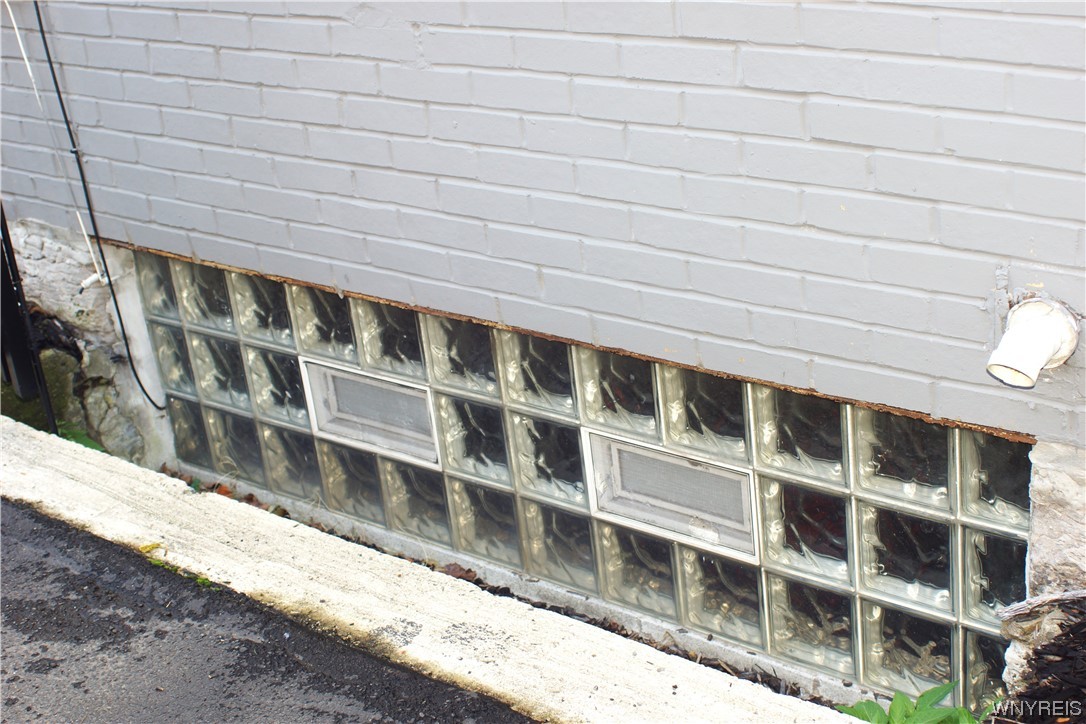 64 Radcliffe Road Buffalo, NY 14214 - Photo 7 of 33 Glass Block