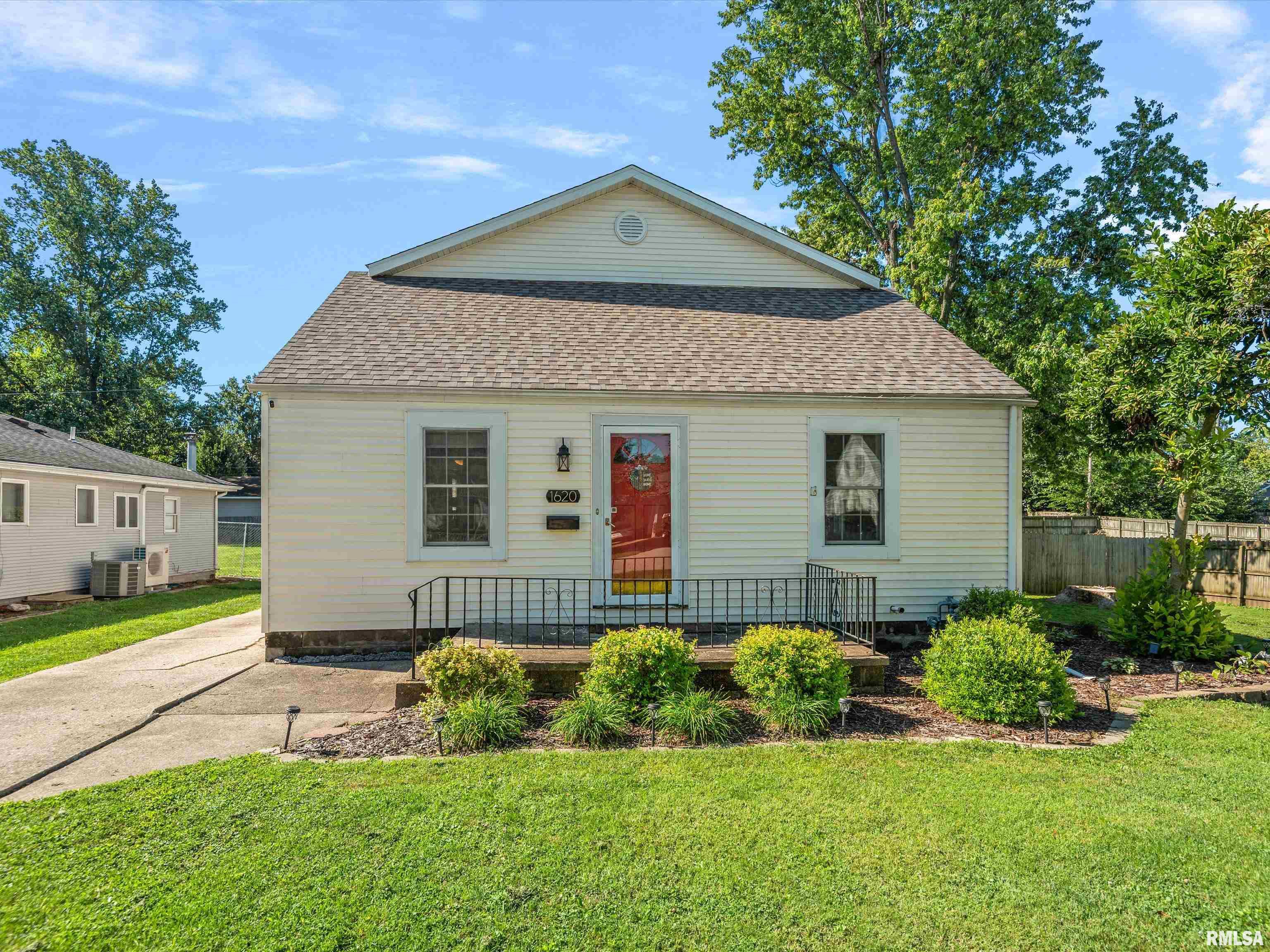 1620 Reed Avenue Springfield, IL 62704 - Photo 1 of 44 Gallery Image 1