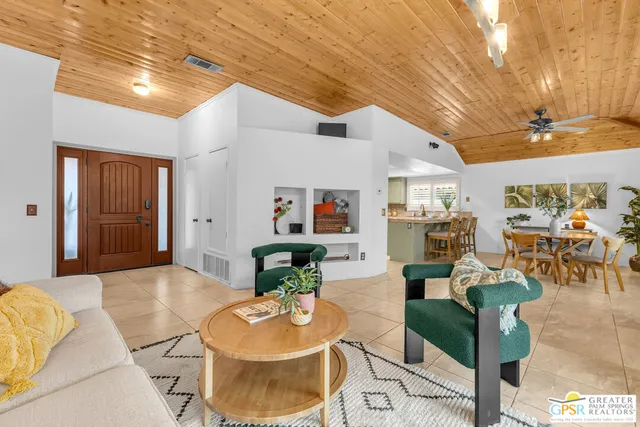 $720,000 | 1425 East Luna Way, Palm Springs, CA 92262