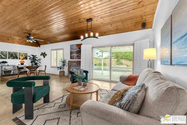 $720,000 | 1425 East Luna Way, Palm Springs, CA 92262