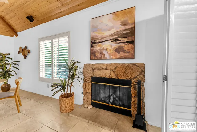 $720,000 | 1425 East Luna Way, Palm Springs, CA 92262