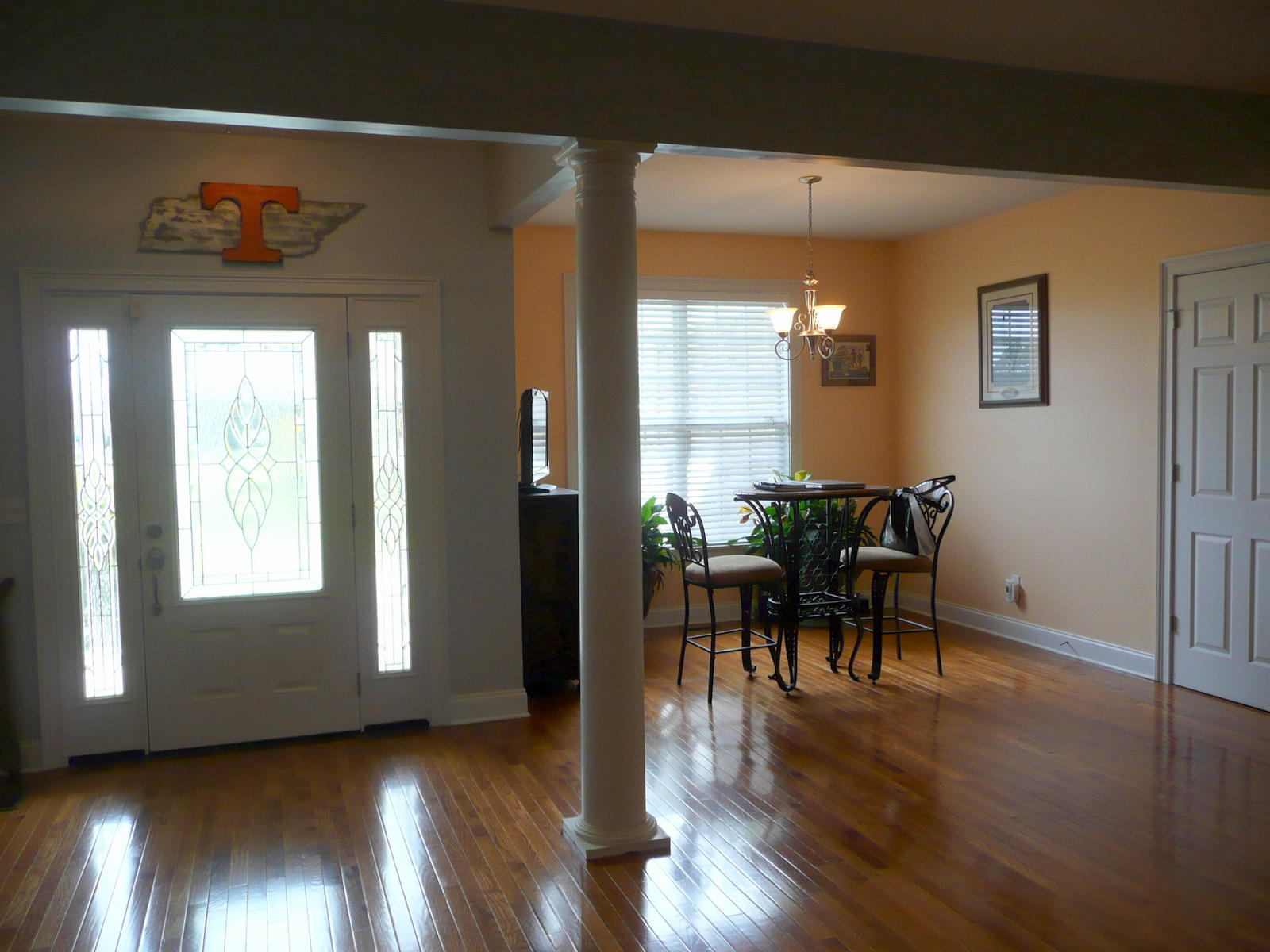691 Oak Grove Road Madisonville, TN 37354 - Photo 14 of 31 Foyer w Column