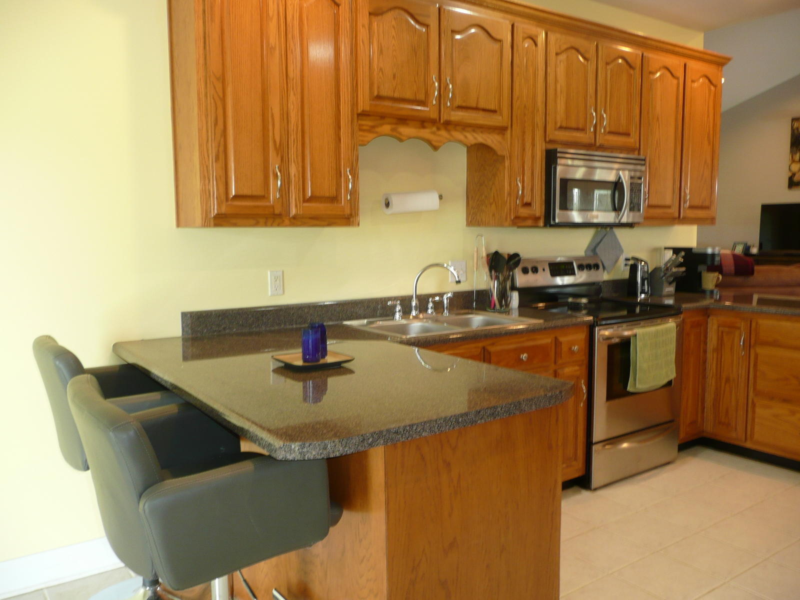 691 Oak Grove Road Madisonville, TN 37354 - Photo 17 of 31 Breakfast Bar