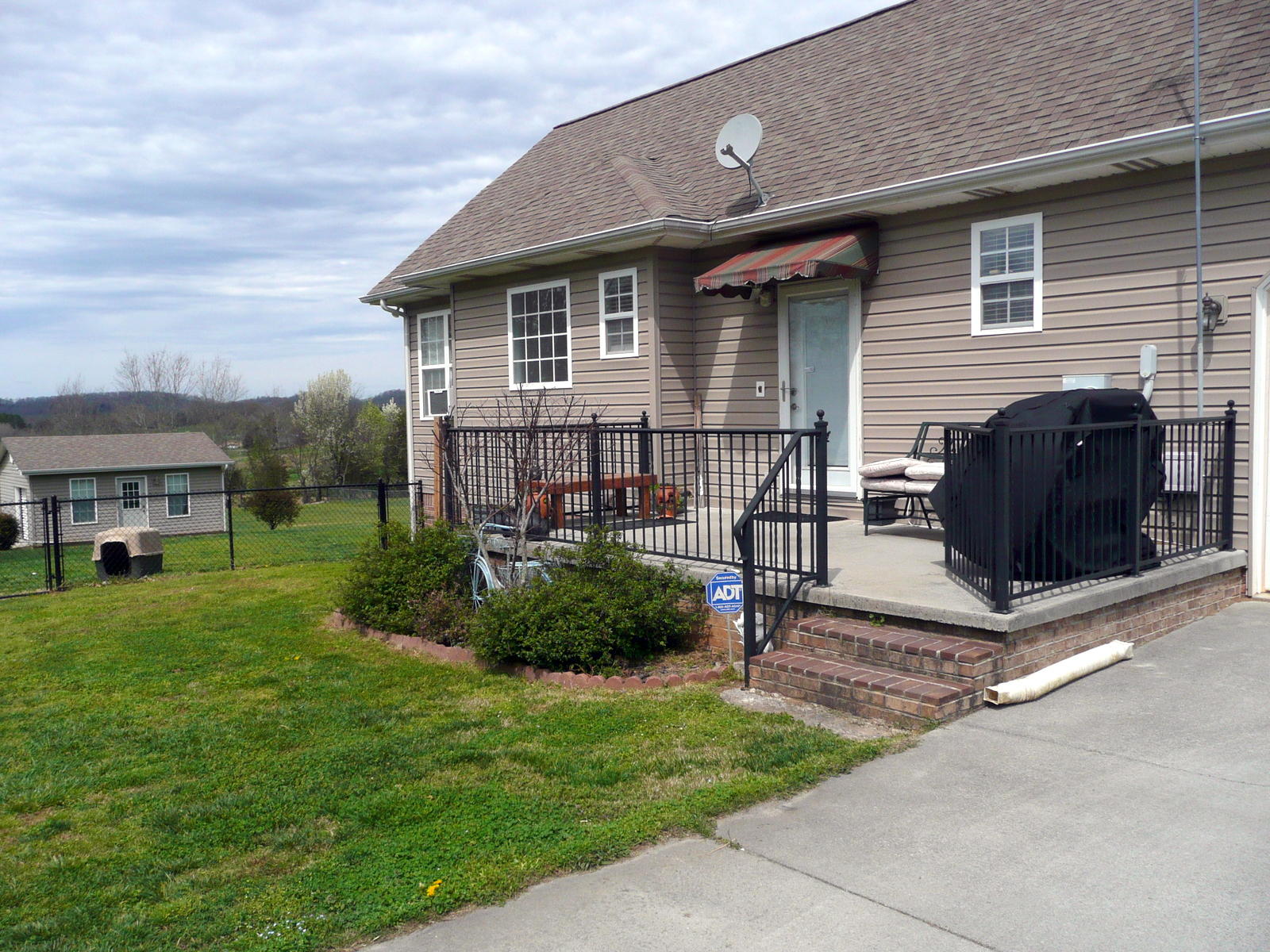 691 Oak Grove Road Madisonville, TN 37354 - Photo 5 of 31 Patio