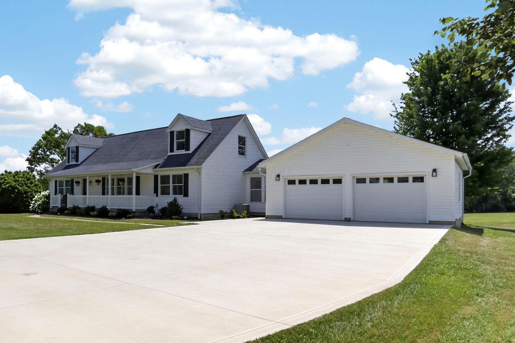 6017 Van Fossen Road Johnstown, OH 43031 - Photo 3 of 60 5-web-or-mls-0V3A9503 - Copy