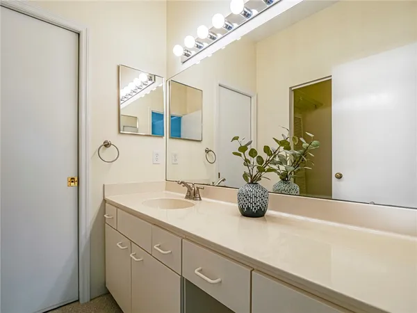 $389,000 | 221 Park Shores Circle, Unit 221E, Vero Beach, FL 32963