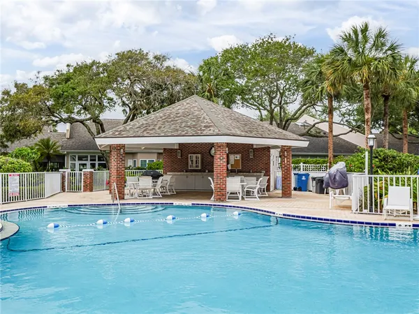 $389,000 | 221 Park Shores Circle, Unit 221E, Vero Beach, FL 32963
