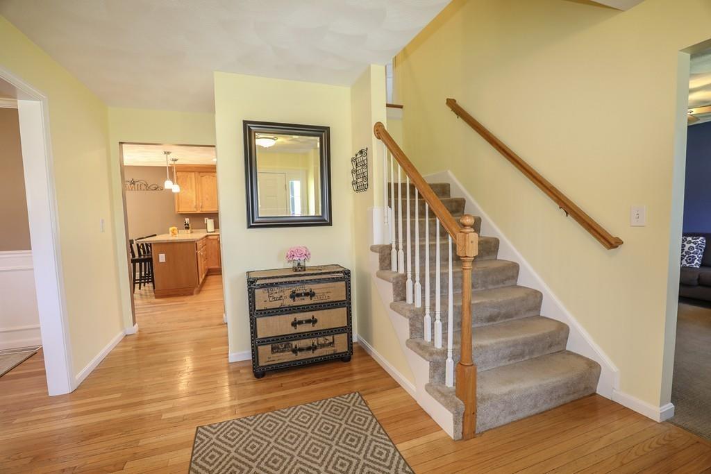 9 Cooperage Way Townsend, MA 01469 - Photo 4 of 33