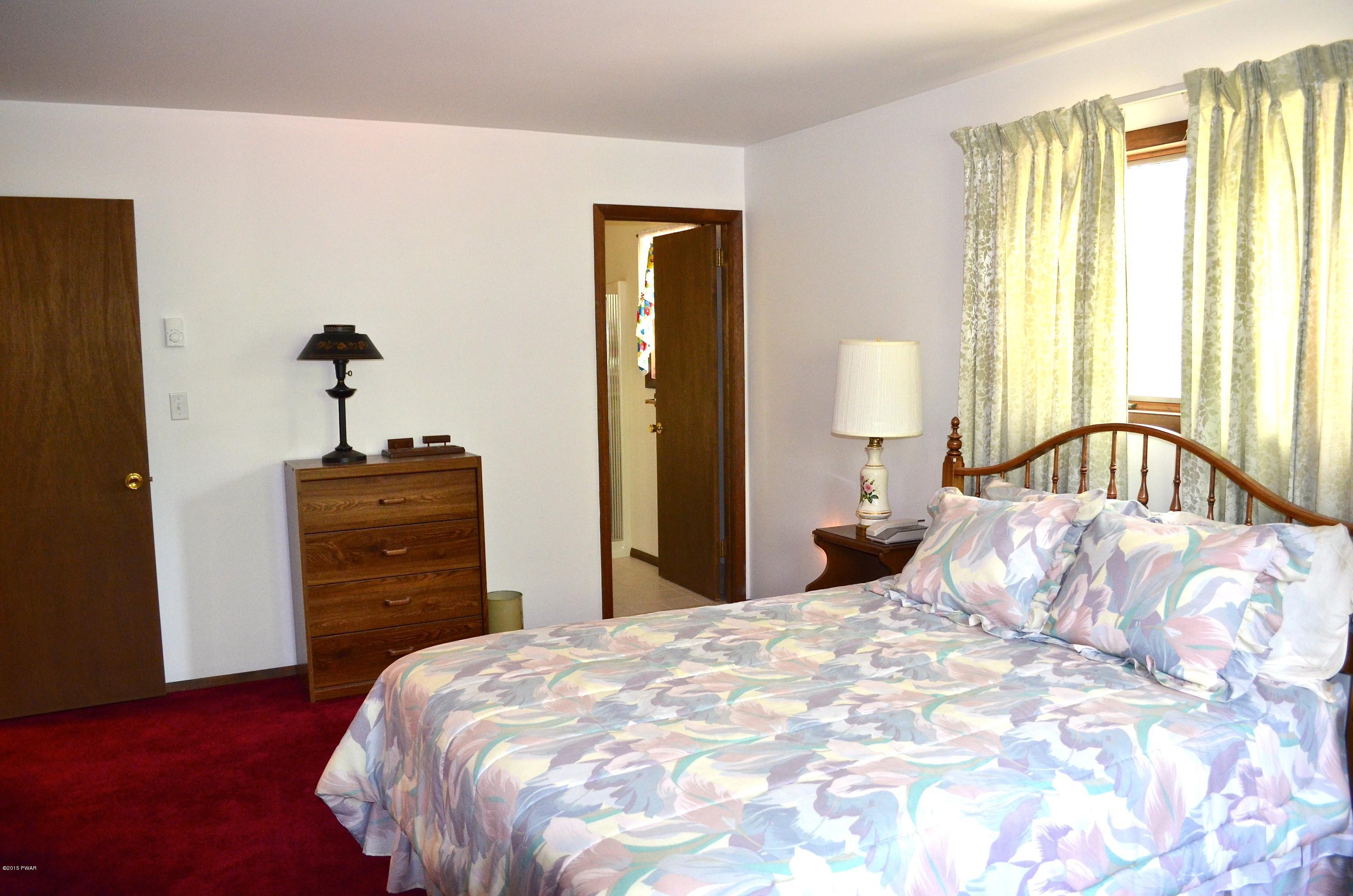 140 Cabin Road Milford, PA 18337 - Photo 15 of 24