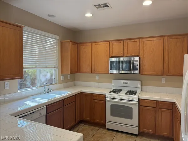 $2,094 | 10526 Cliff Lake Street, Las Vegas, NV 89179