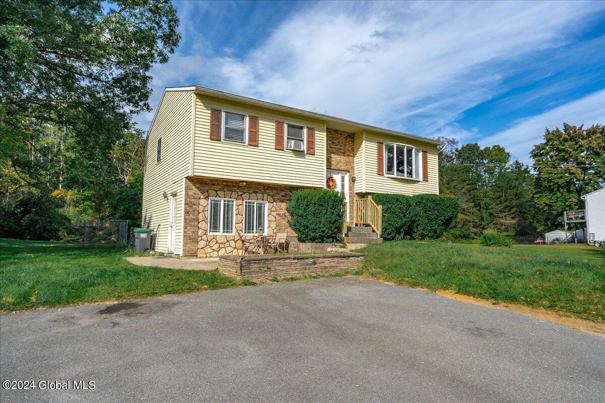 726 Hudson River Road Halfmoon, NY 12118 - Photo 3 of 34 20-726 HUDSON RIVER RD-27