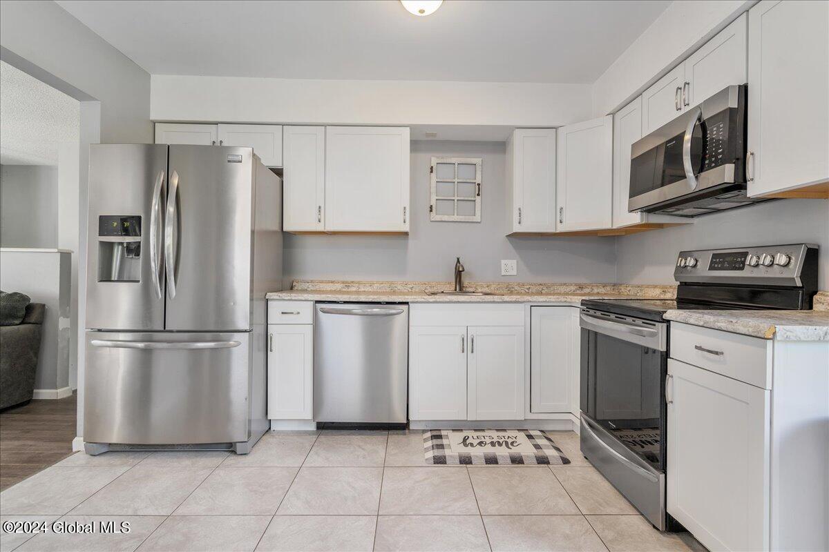 726 Hudson River Road Halfmoon, NY 12118 - Photo 9 of 34 32-726 HUDSON RIVER RD-5