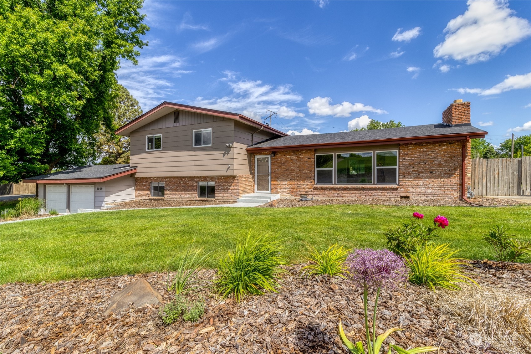1809 Reser Road Walla Walla, WA 99362 - Photo 1 of 37 Gallery Image 1