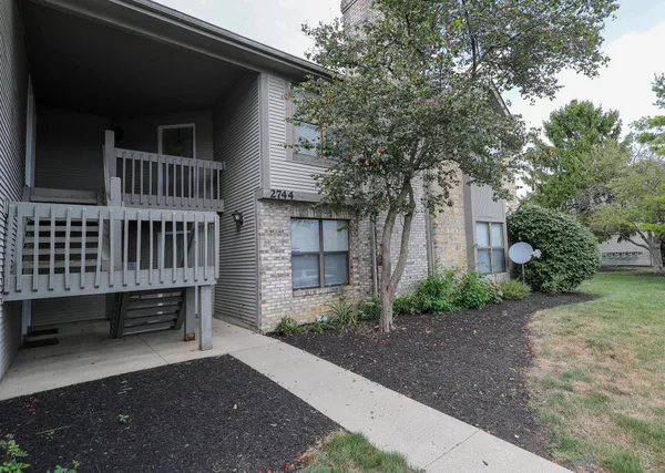 $208,900 | 2744 Greystone Drive, Unit D, Columbus, OH 43220