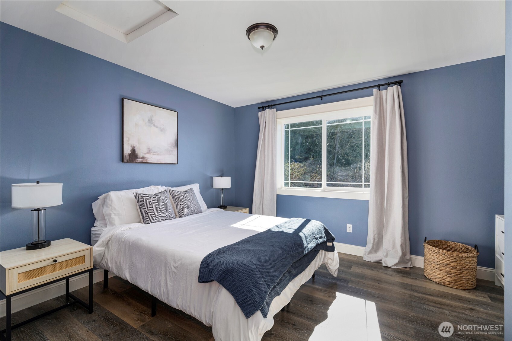 31 East Cove View Drive Belfair, WA 98528 - Photo 16 of 23 a bedroom with a bed and a window