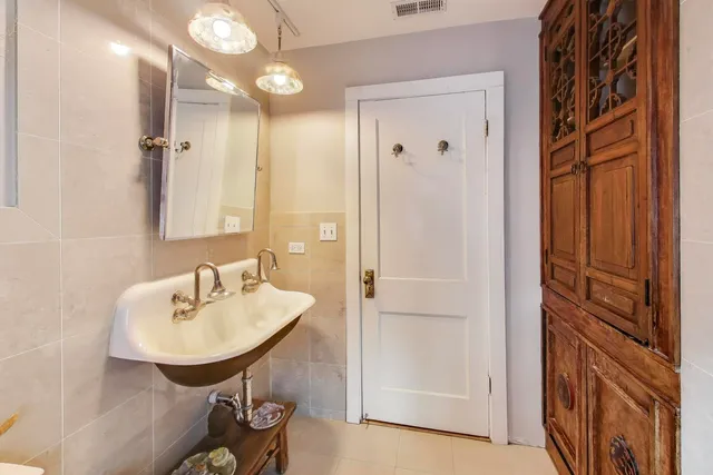 $780,000 | 630 Wisconsin Avenue, Oak Park, IL 60304