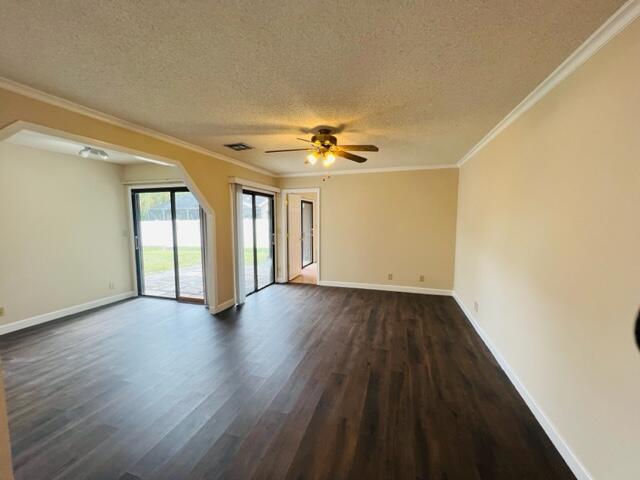 11120 Goss Lane Boca Raton, FL 33428 - Photo 3 of 27 Living room / dining room