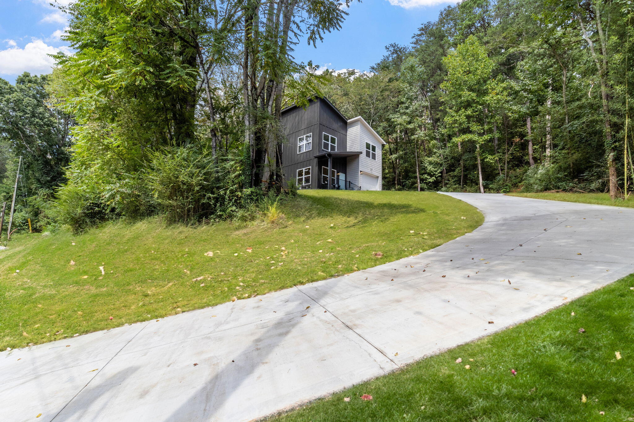 10608 Card Road Soddy Daisy, TN 37379 - Photo 3 of 43 Driveway