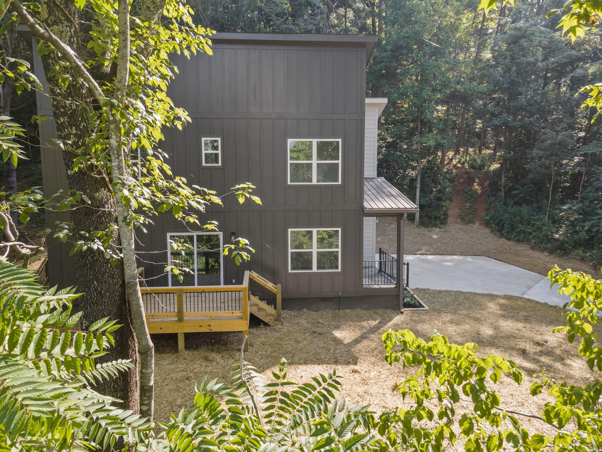 10608 Card Road Soddy Daisy, TN 37379 - Photo 40 of 43 Left side