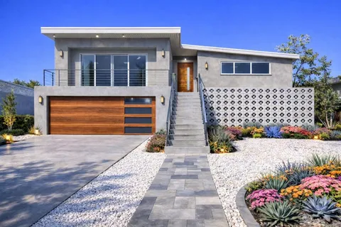 $1,575,000 | 11405 6th Street East, Treasure Island, FL 33706