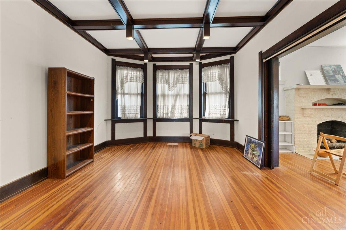 558 Howell Avenue Cincinnati, OH 45220 - Photo 9 of 37