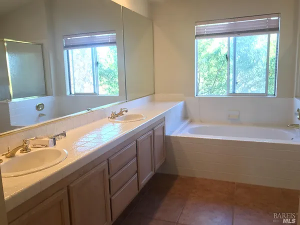 $3,100 | 1128 Lawler Ranch Parkway, Suisun City, CA 94585