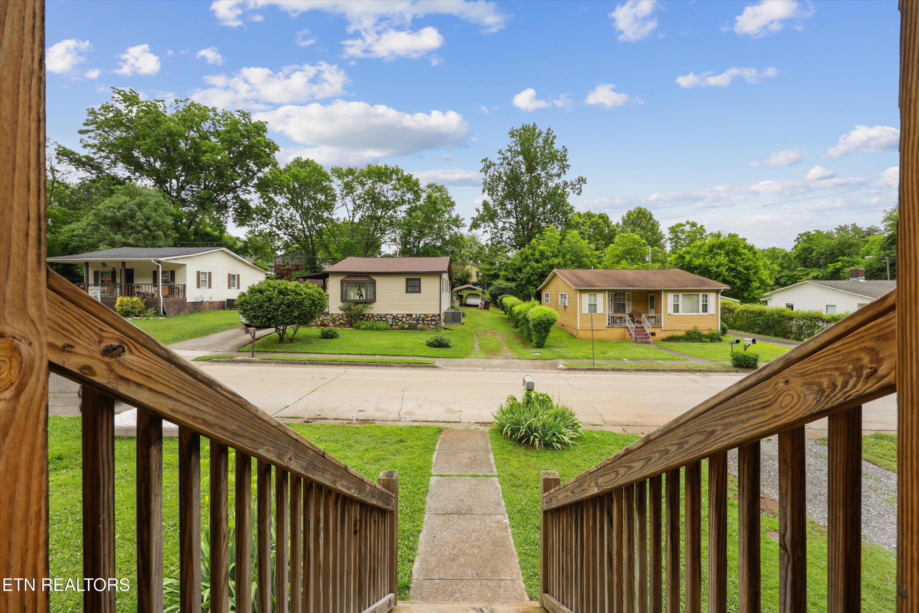 280 West Newcomen Street Alcoa, TN 37701 - Photo 5 of 28 05-280 W Newcomen St 26 - Copy