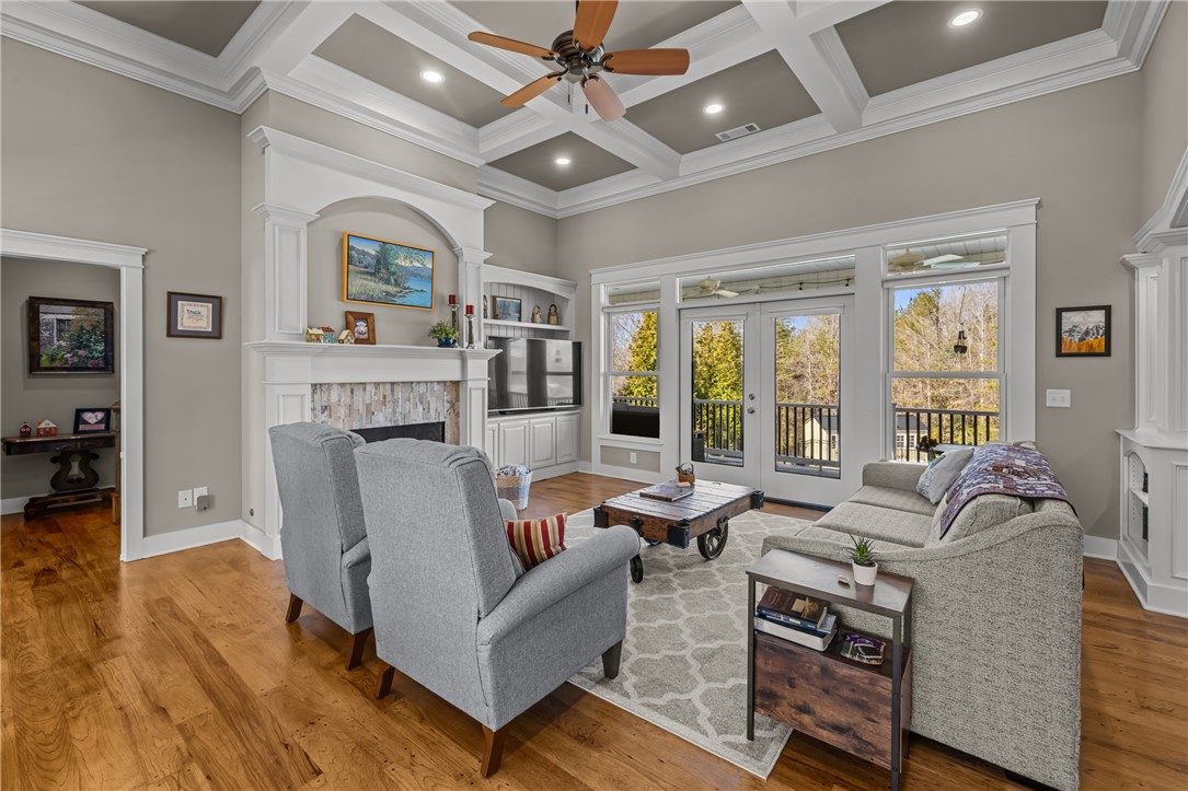209 Crestridge Drive Seneca, SC 29672 - Photo 4 of 49 This inviting living area boasts rich hardwood floors and abundant natural light.