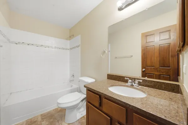 $390,000 | 1047 Waterford Cut, Crystal Lake, IL 60014
