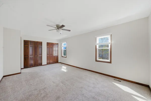 $390,000 | 1047 Waterford Cut, Crystal Lake, IL 60014