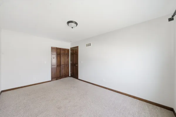 $390,000 | 1047 Waterford Cut, Crystal Lake, IL 60014