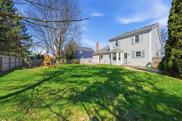 $390,000 | 1047 Waterford Cut, Crystal Lake, IL 60014