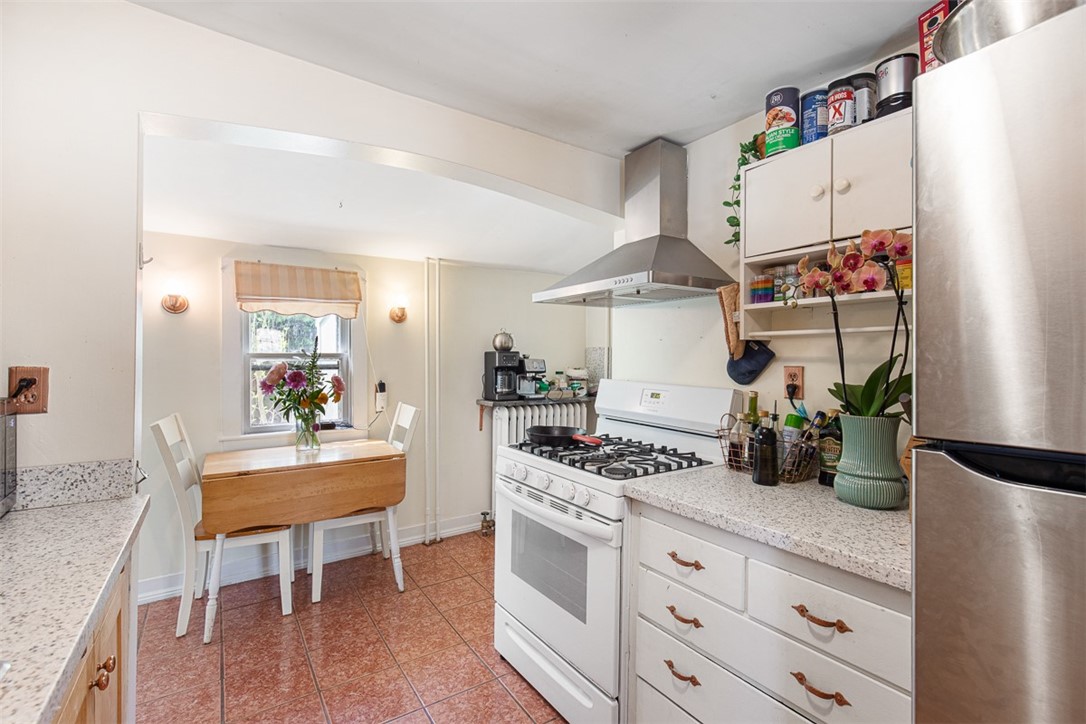 74 3rd Street Newport, RI 02840 - Photo 14 of 43