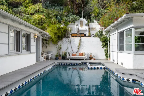 $2,995,000 | 2331 Outpost Drive, Los Angeles, CA 90068