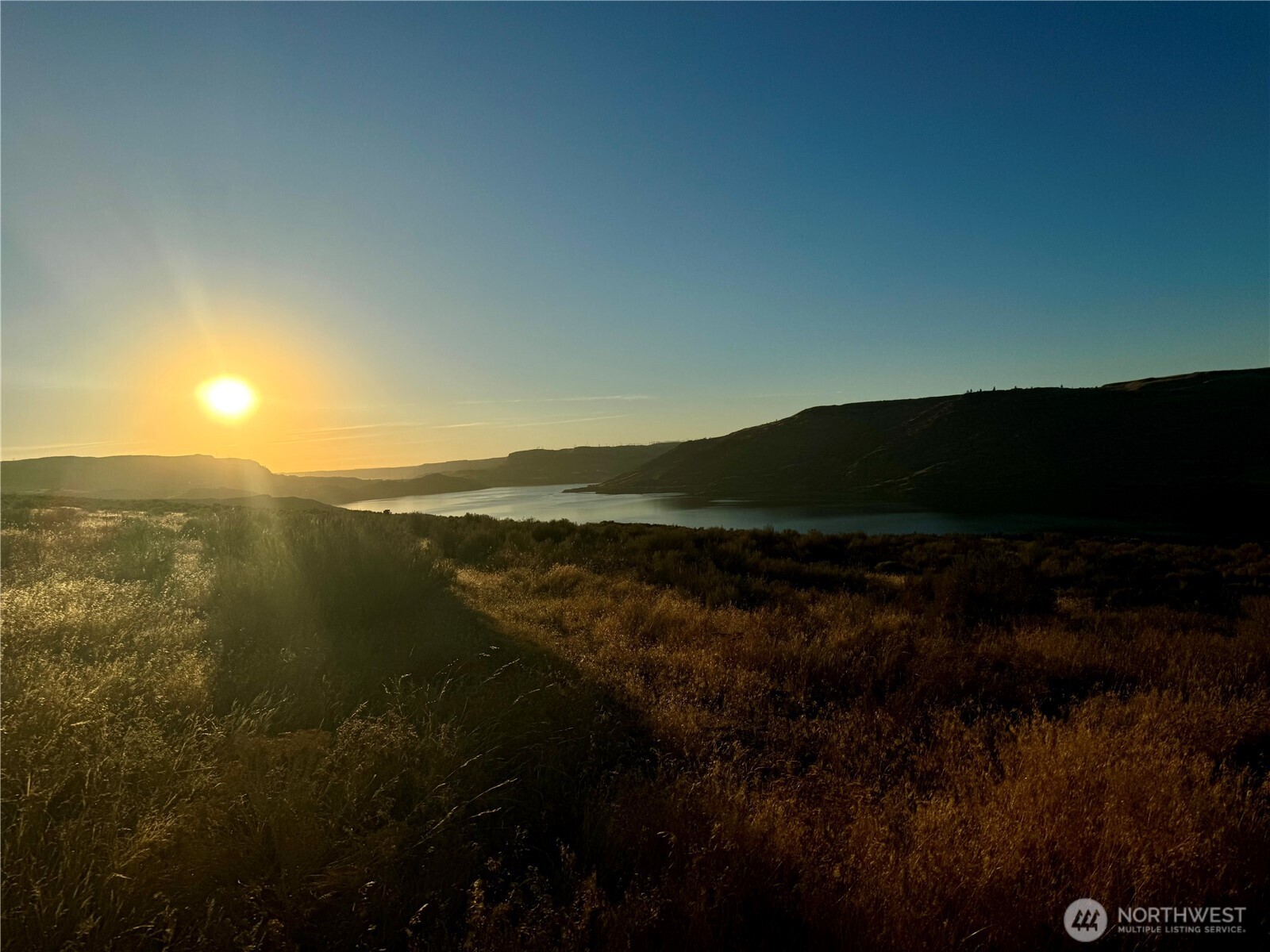 4199 East Spring Canyon Road Grand Coulee, WA 99133 - Photo 7 of 7 a view of lake and mountain