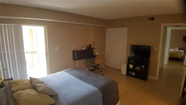 $1,800 | 7640 Westwood Drive, Unit 403, Tamarac, FL 33321