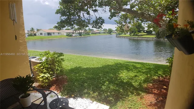 $1,800 | 7640 Westwood Drive, Unit 403, Tamarac, FL 33321