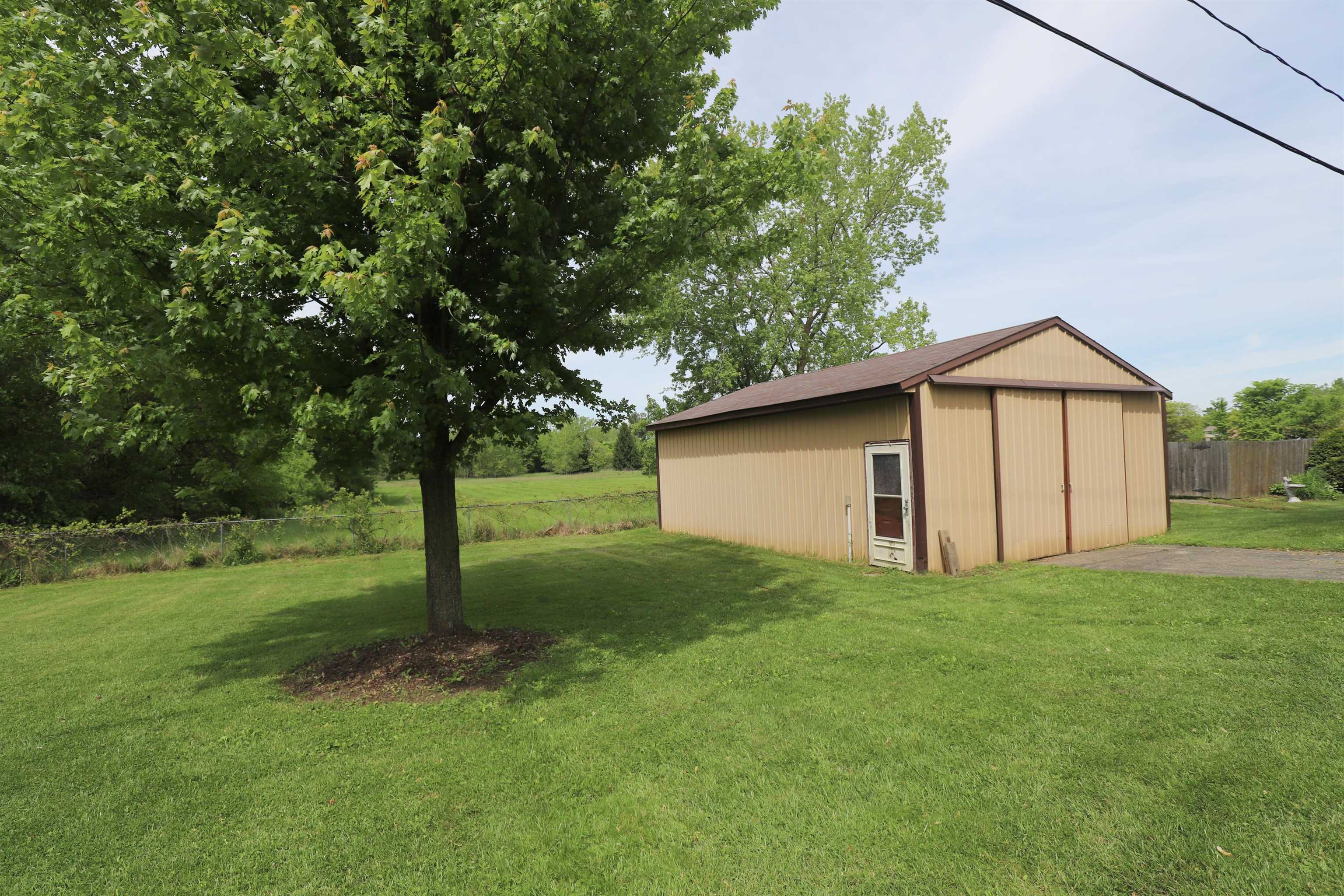 1029 North Linden Road Flint, MI 48532 - Photo 28 of 30 50176314-d65a47a2-dbe1-45b0-b8ee-f3be7707e6b6.JPG