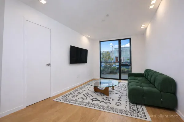 $860,000 | 548 Lafayette Avenue, Unit 1A | Bedford-Stuyvesant